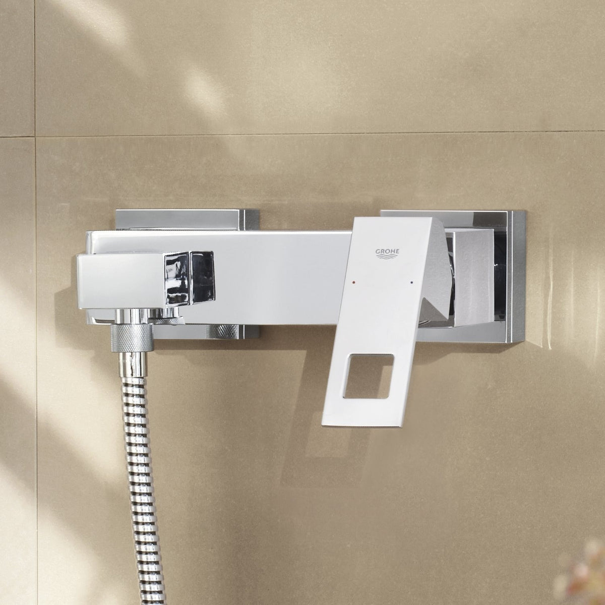 Baterie dus Grohe Eurocube cu montare pe perete-23145000