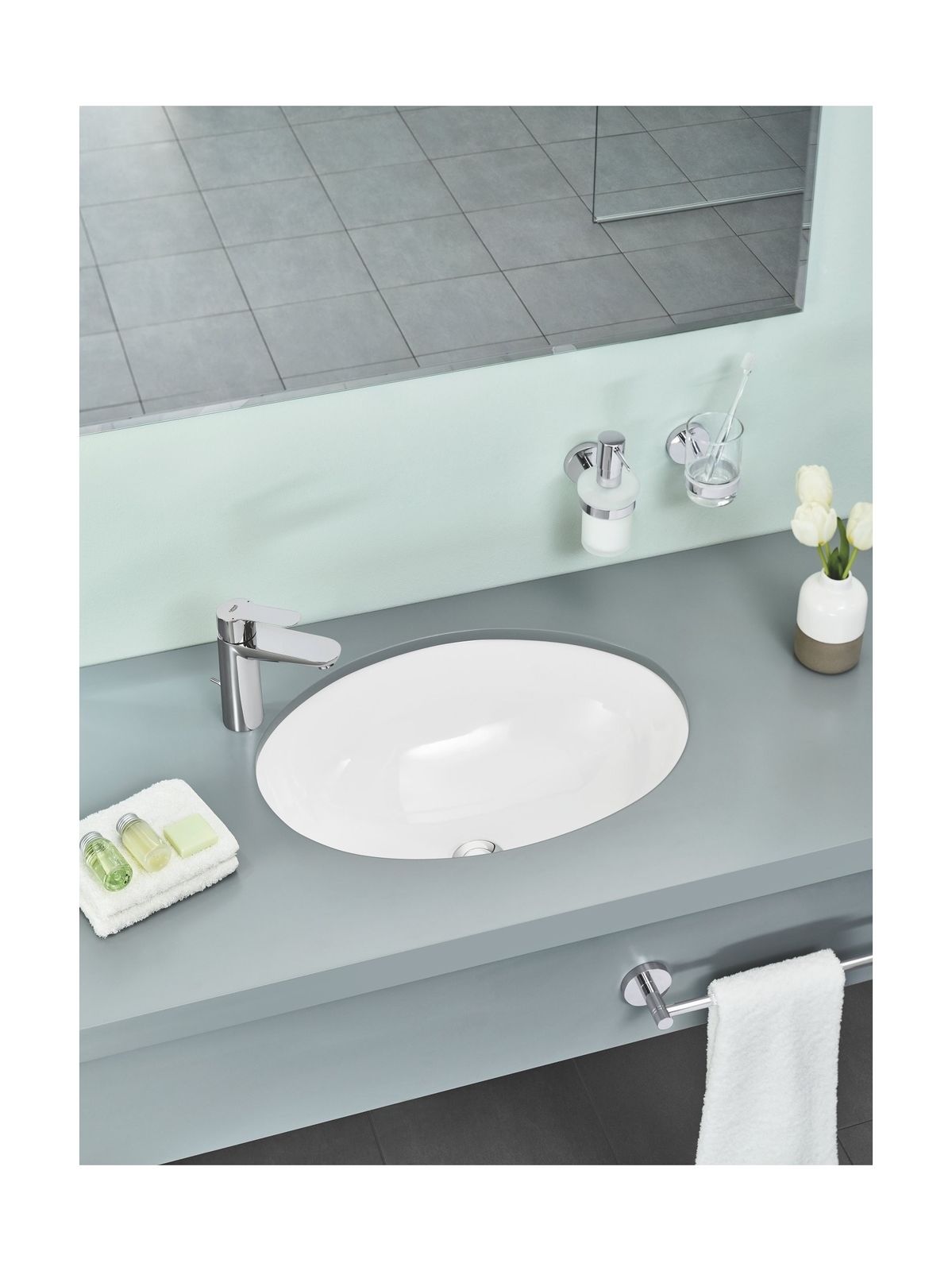 Baterie lavoar inaltime medie Grohe Bauegde-23758000 Baterii-Lux.ro