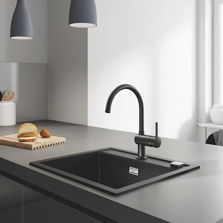 Baterie bucatarie Grohe Minta, pipa C, culoare negru-32917KS0