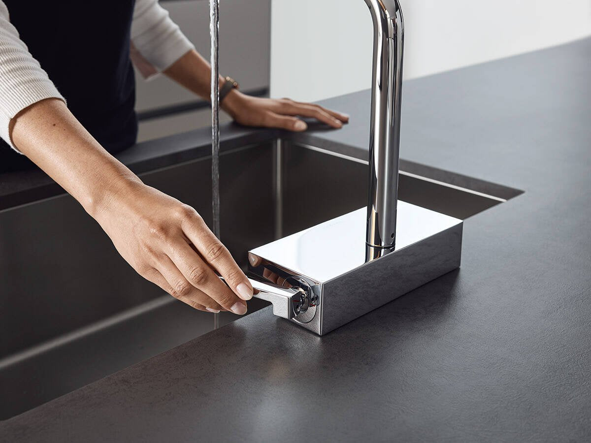 Baterie bucatarie Hansgrohe Aquno Select M81 250, dus extractibil, 2 jeturi, sBox, strecuratoare multifunctionala, crom - 73830000