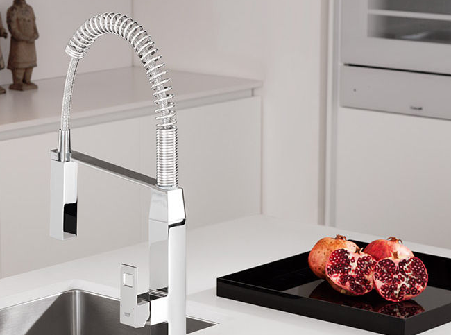 Baterie bucatarie Grohe Eurocube cu dus-31395000