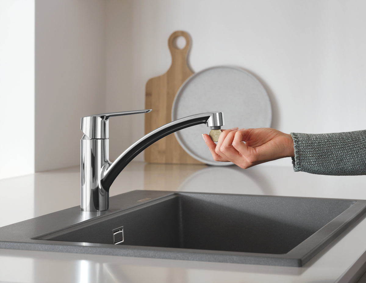 Baterie bucatarie Grohe Start, pipa medie, pivotanta, crom, furtunuri flexibile,model 2022-30530002